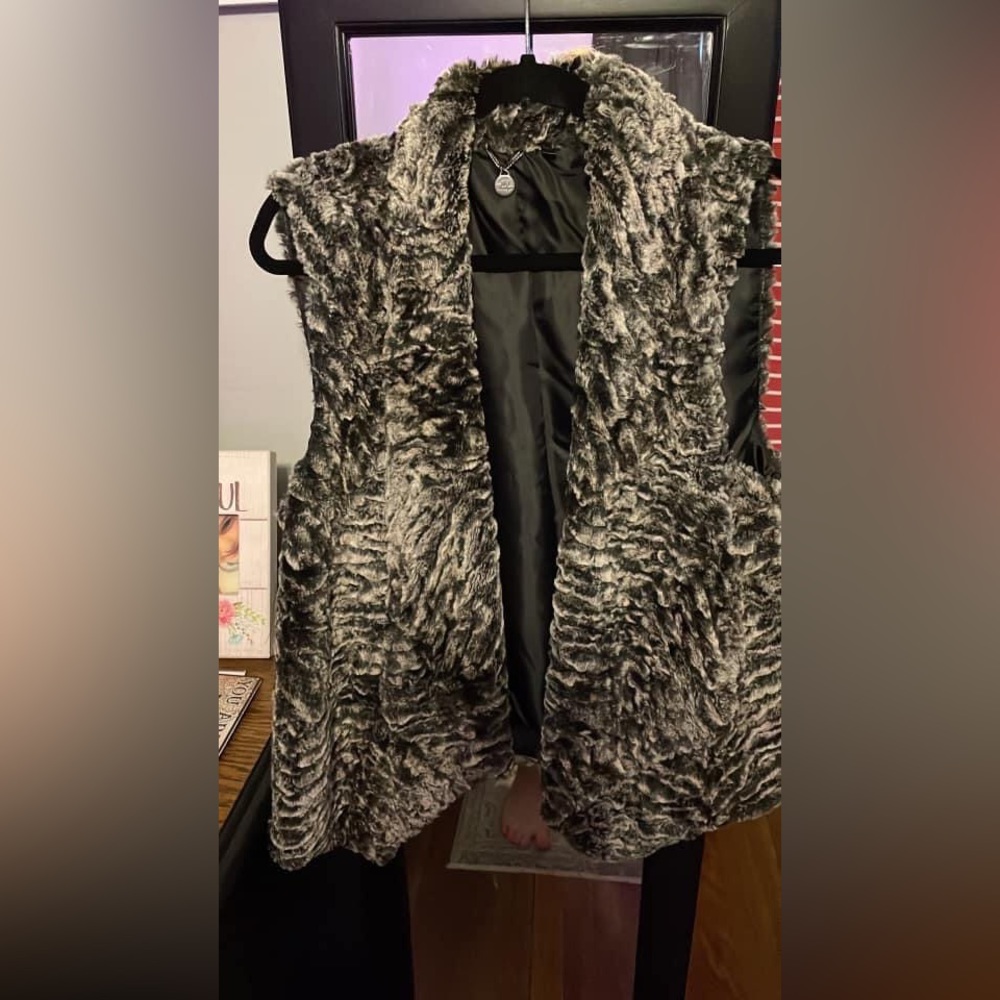Fur vest